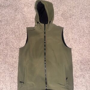 Solo (golf) core hooded vest